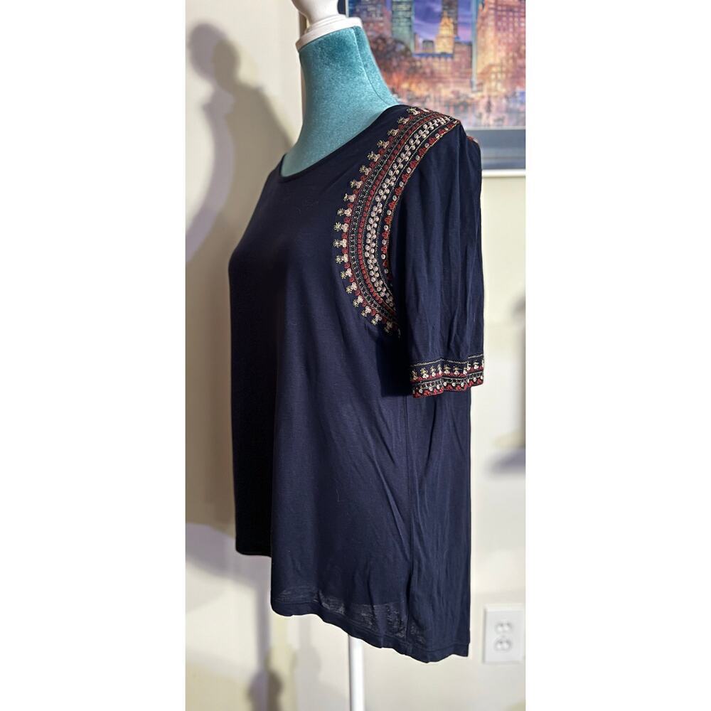 Anthropologie T-shirt, gorgeous sleeve detailing - Picture 2 of 6